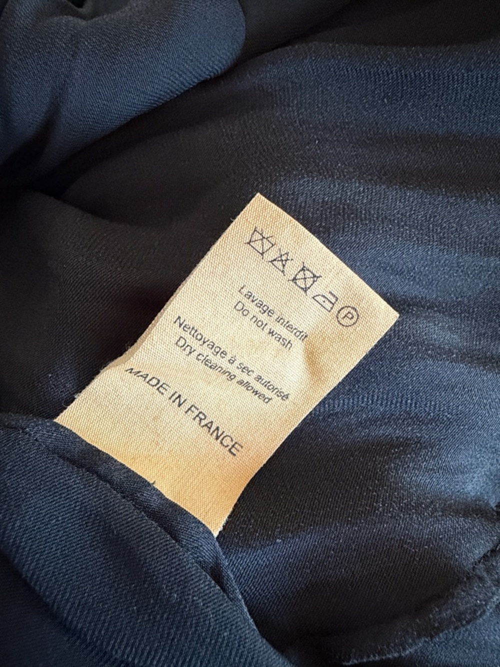 Beautiful Nina Ricci Black 100% silk semi sheer blouse - Picture 6 of 6